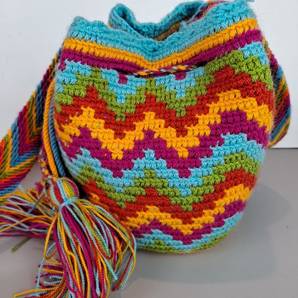 NWT Hand-Crafted Mini Boho Bermuda Bag Rainbow Colors - Picture 3 of 6